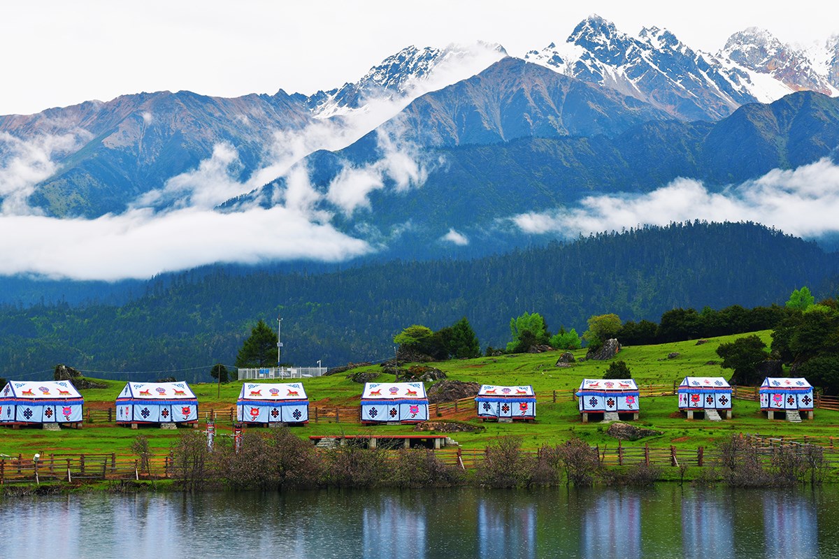 Lulang Village